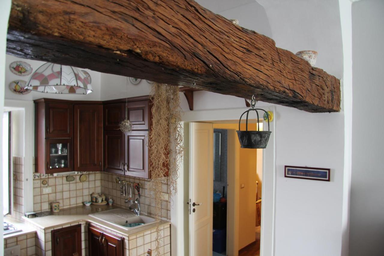 Casa Vacanza Icaros, Ortigia Hictoric Center, 200 Mt From The Beach Syracuse ภายนอก รูปภาพ