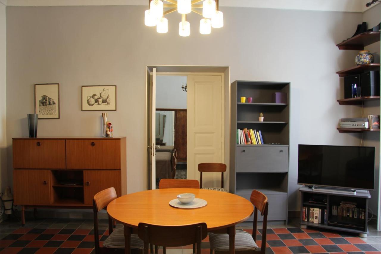 Casa Vacanza Icaros, Ortigia Hictoric Center, 200 Mt From The Beach Syracuse ภายนอก รูปภาพ