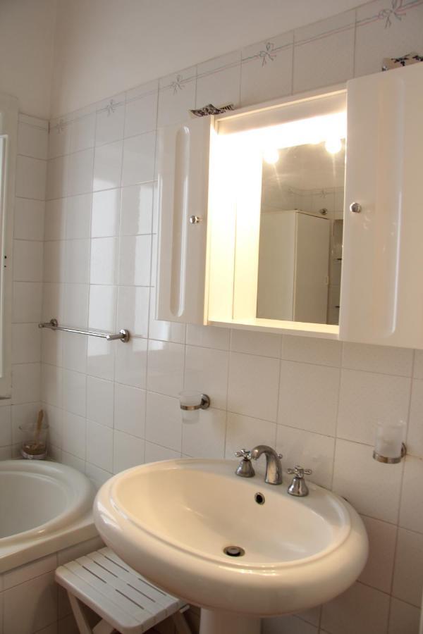 Casa Vacanza Icaros, Ortigia Hictoric Center, 200 Mt From The Beach Syracuse ภายนอก รูปภาพ