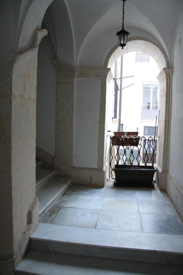 Casa Vacanza Icaros, Ortigia Hictoric Center, 200 Mt From The Beach Syracuse ภายนอก รูปภาพ