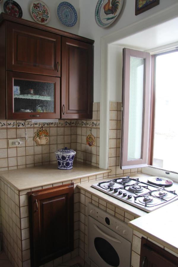 Casa Vacanza Icaros, Ortigia Hictoric Center, 200 Mt From The Beach Syracuse ภายนอก รูปภาพ