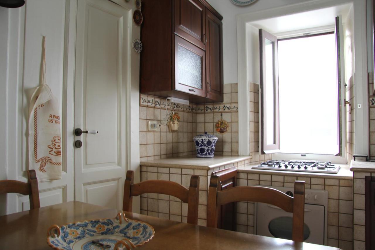 Casa Vacanza Icaros, Ortigia Hictoric Center, 200 Mt From The Beach Syracuse ภายนอก รูปภาพ
