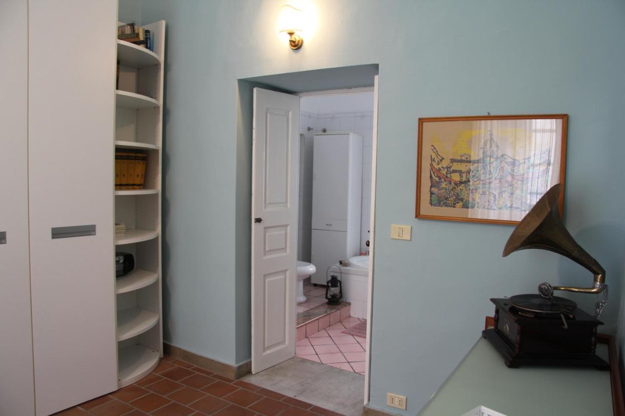 Casa Vacanza Icaros, Ortigia Hictoric Center, 200 Mt From The Beach Syracuse ภายนอก รูปภาพ