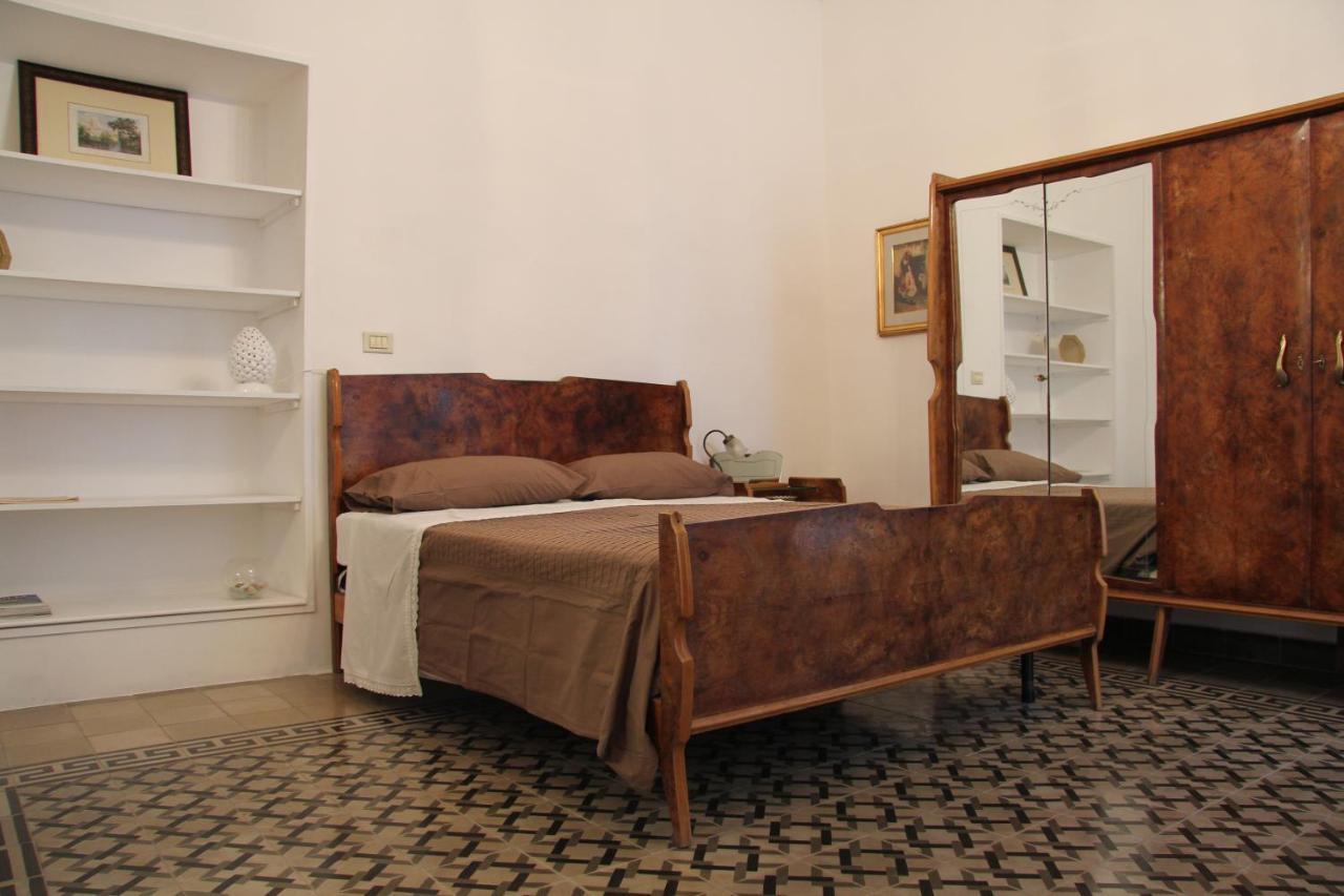 Casa Vacanza Icaros, Ortigia Hictoric Center, 200 Mt From The Beach Syracuse ภายนอก รูปภาพ