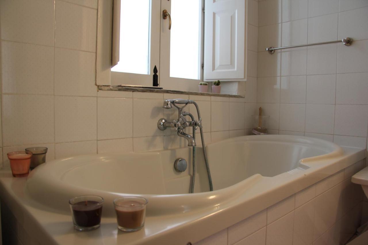Casa Vacanza Icaros, Ortigia Hictoric Center, 200 Mt From The Beach Syracuse ภายนอก รูปภาพ