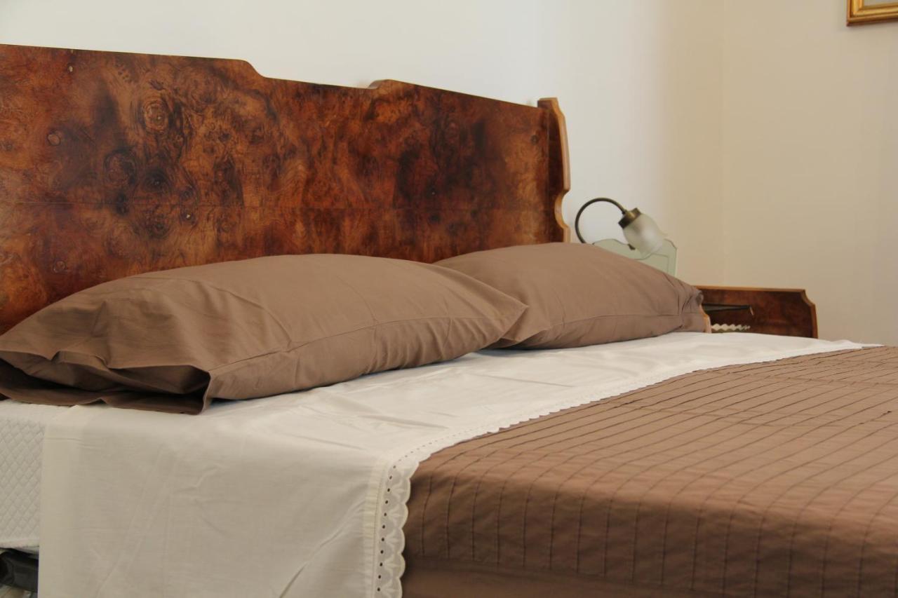 Casa Vacanza Icaros, Ortigia Hictoric Center, 200 Mt From The Beach Syracuse ภายนอก รูปภาพ