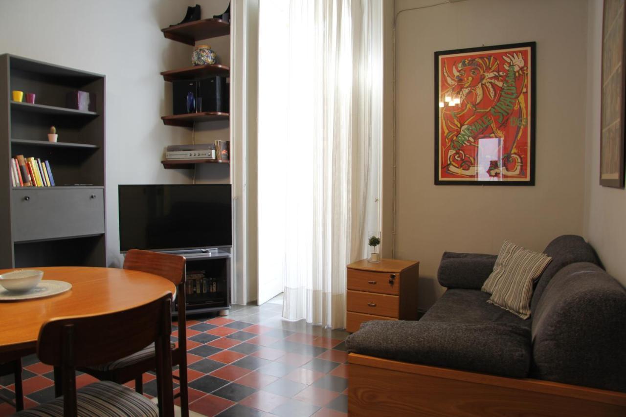 Casa Vacanza Icaros, Ortigia Hictoric Center, 200 Mt From The Beach Syracuse ภายนอก รูปภาพ