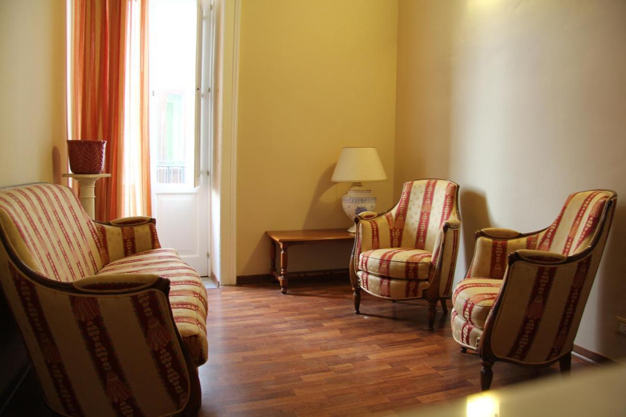 Casa Vacanza Icaros, Ortigia Hictoric Center, 200 Mt From The Beach Syracuse ภายนอก รูปภาพ